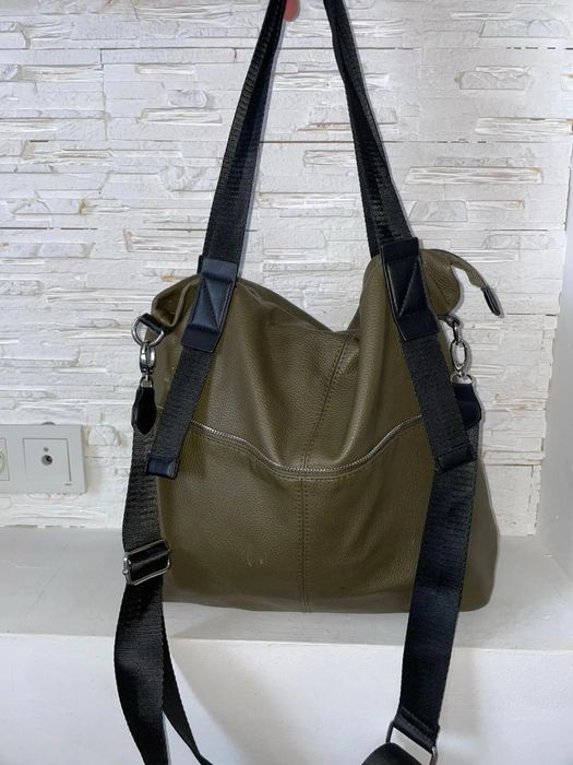 Стильна вмістка сумка