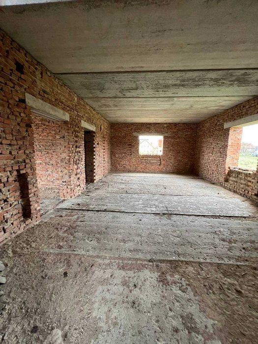 Продається будинок з гаражем біля Мостиськ