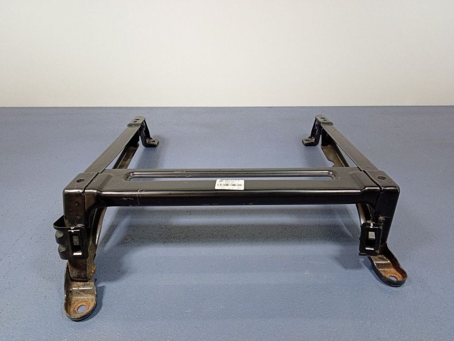 AUDI Q7 I 4L STELAŻ FOTELA LEWY PRZÓD 7L0881677G