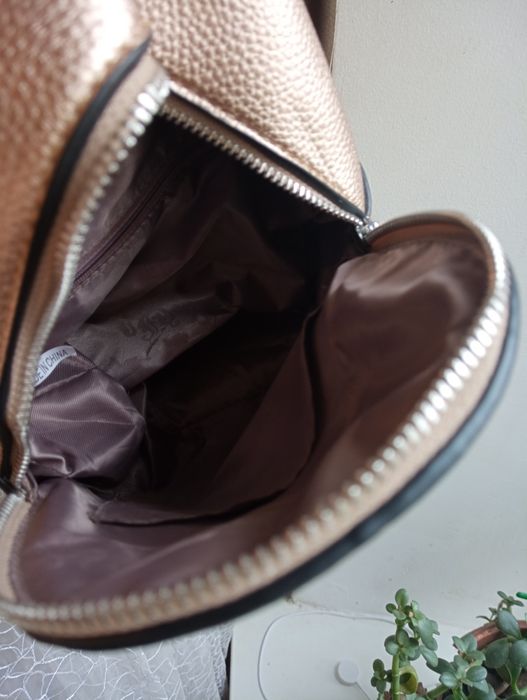 Новый рюкзак цвет золото