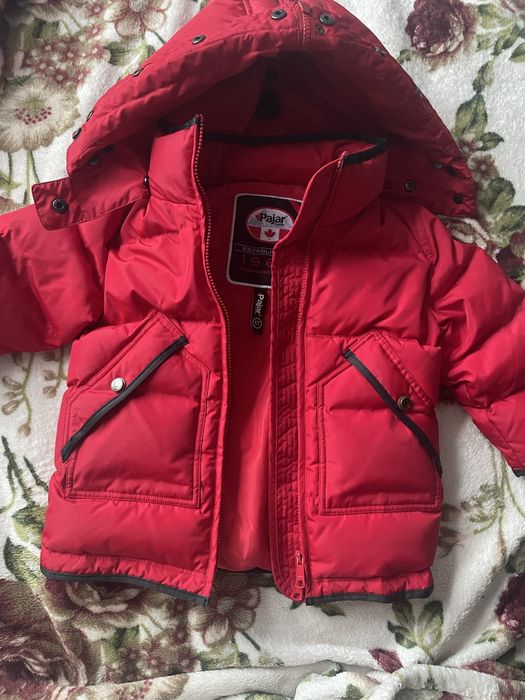 Детская куртка  Polo Ralph Lauren  на возрасст 3-5 лет ,насыщенно розового цвета , красная на 5 лет