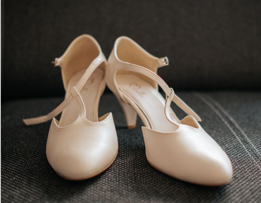 Suknia ślubna + buty gratis