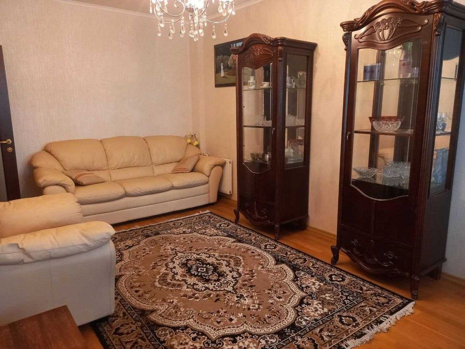 Здам довгостроково квартиру біля ст.метро Перемога.
