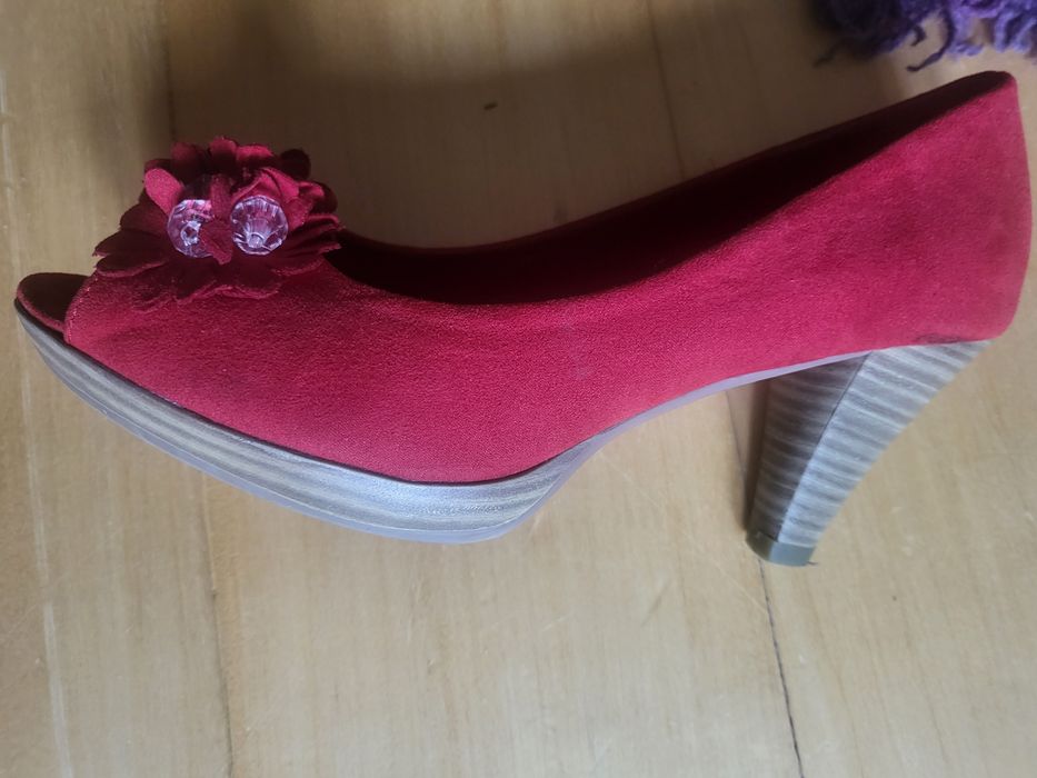 Czerwone buty pantofle odkryte palce Marco Tozzi r. 37