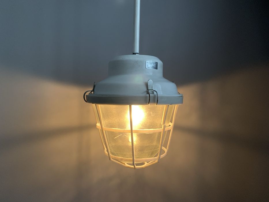 Индустриальный светильник, лампа в стиле лофт