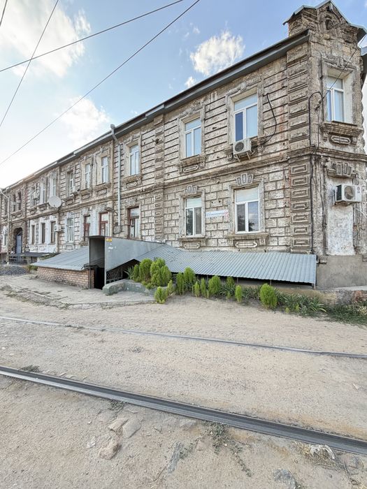 В продажу цокольне приміщення з ремонтом , 120 кв м , нежитлове