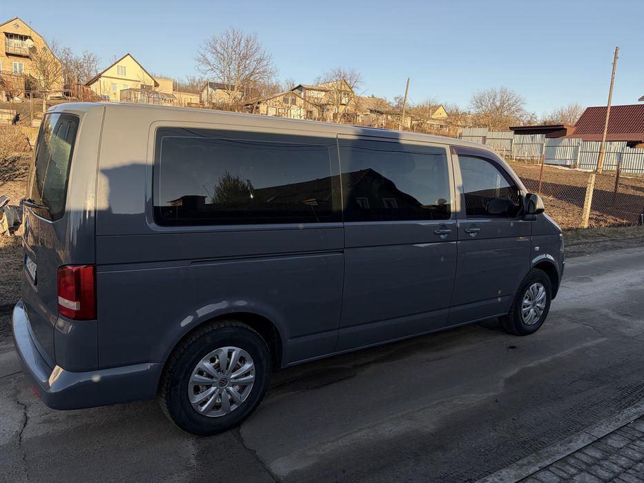Авто Volkswagen Caravelle 2011 рік 2.0 Газ/Бенз