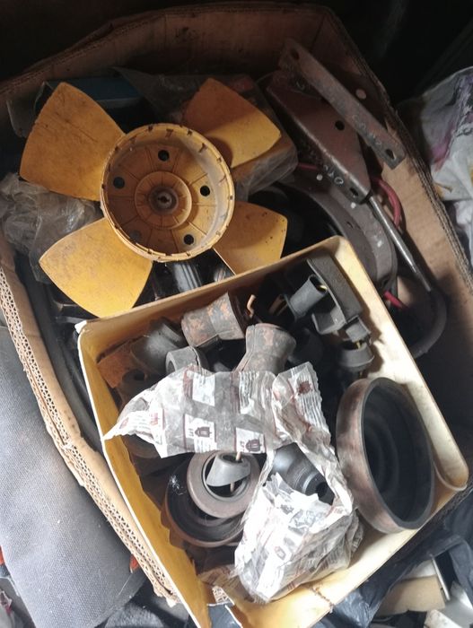 Продам автозапчасти.