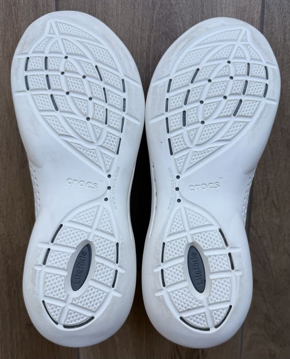 CROCS buty 41-42 - NOWE