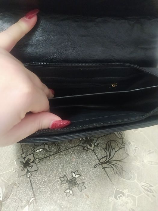 Śliczne Nowe torebki w 4 kolorach; czerwona, czarna, beż i Carmel