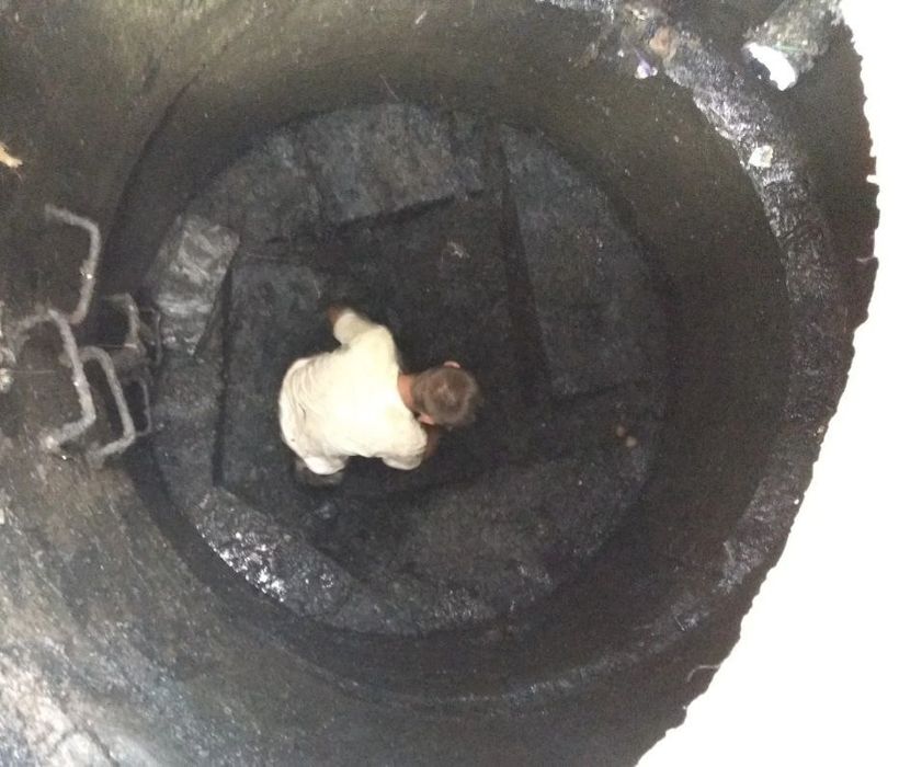 Чистка выгребных ям, Чистка слевных ям, Чистка ила с сливных ям.