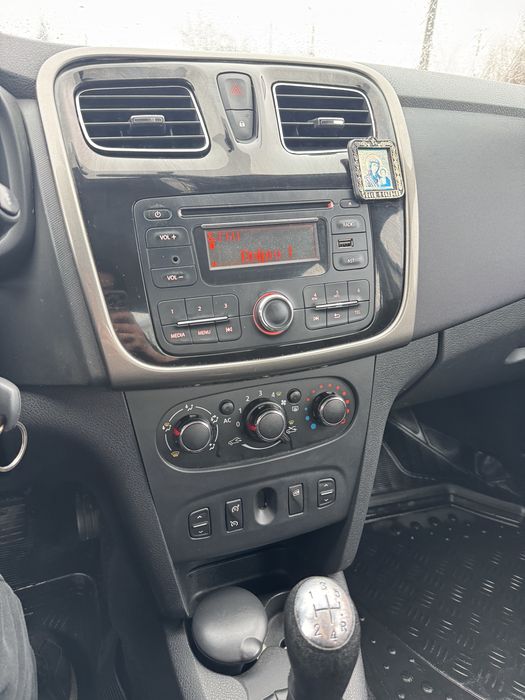 Renault logan 131т пробег не бит не крашен гбо 4