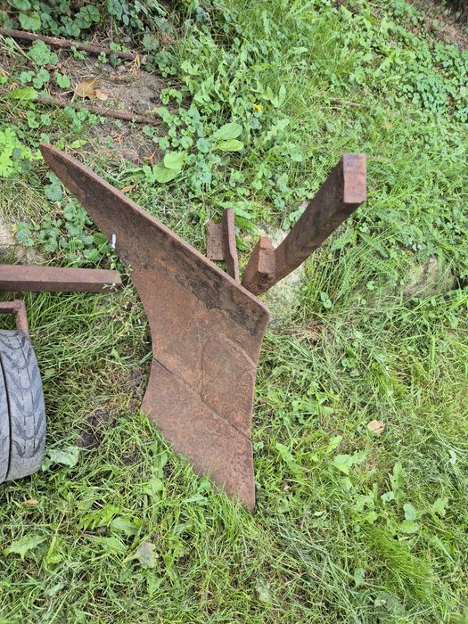 Narzędzia rolnicze ogrodowe pług radło