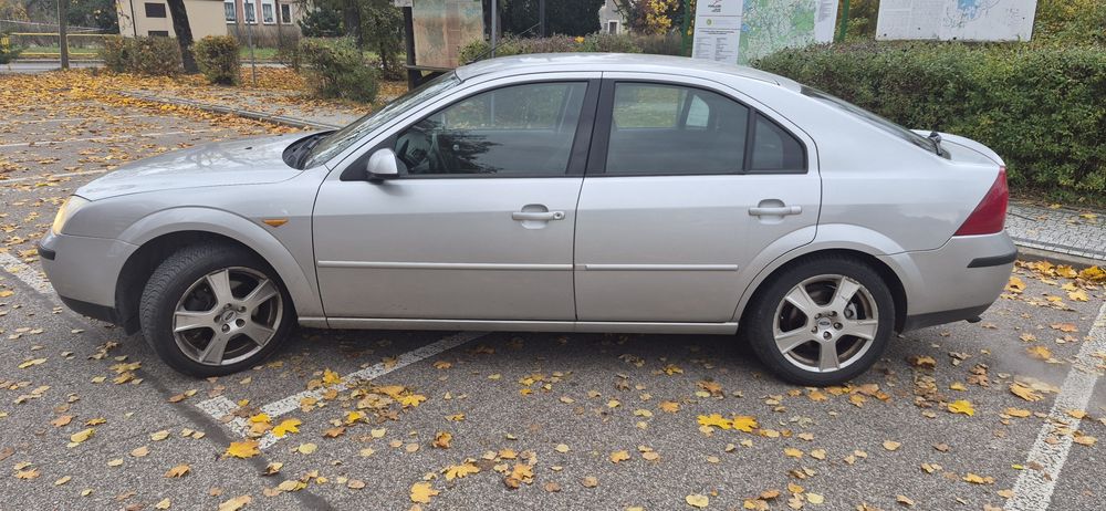 Ford Mondeo 1.8 benzyna