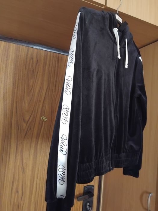 Bluza welurowa 2 razy założona.