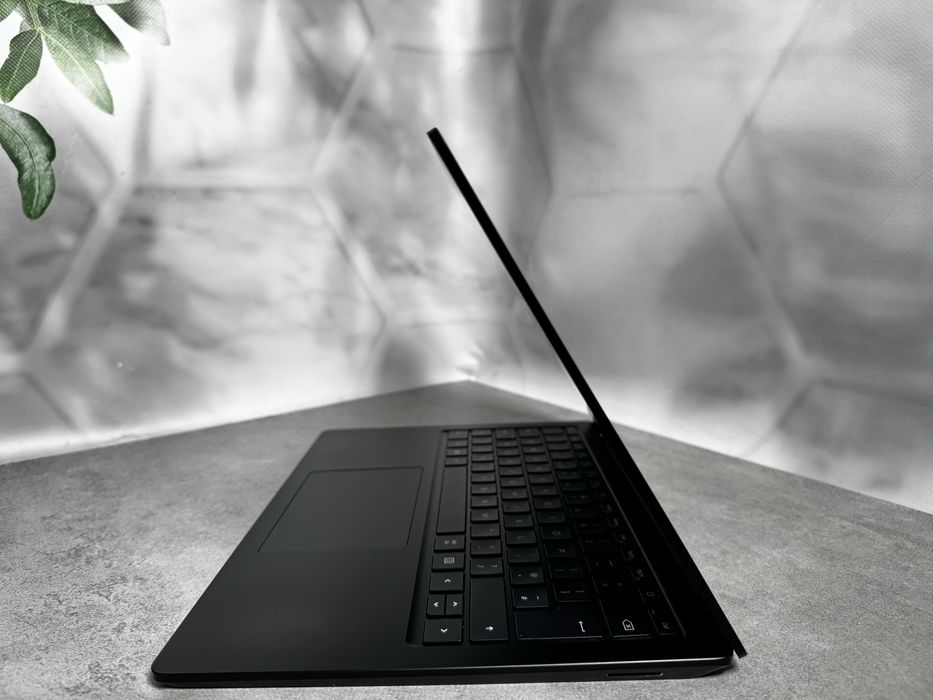 Ноутбук Microsoft Surface Laptop 3 / i5-1035G7 / 8GB / SSD 256GB / 13.5" 2K Touch / Windows 11 Pro