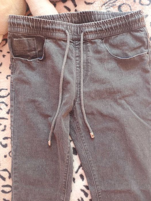 spodnie jeansy joggery męskie