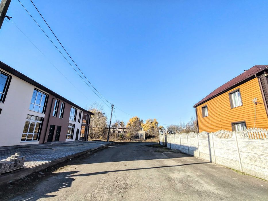 Котедж, таунхаус-здана в експлуатацію новобудова з ділянкою 650$/м кв