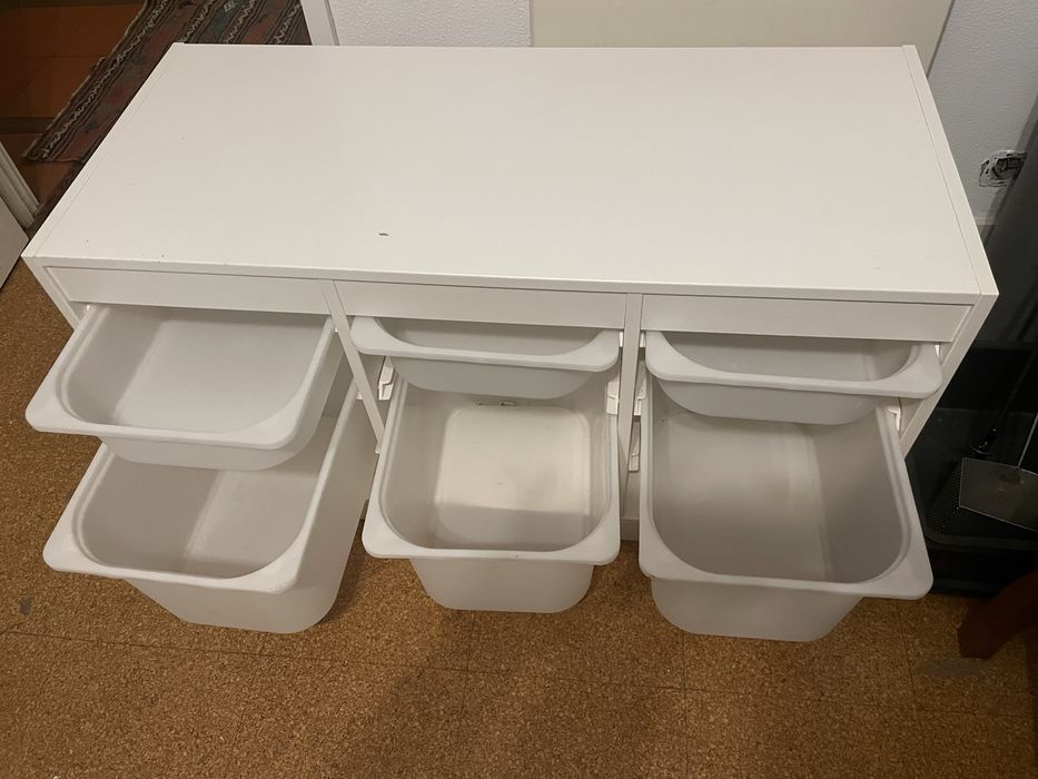 Armario  com gavetas completamehte novo