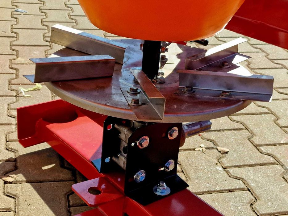 Rozsiewacz nawozów rozsiewacze 1 tarczowe DEMAROL wzmocniony