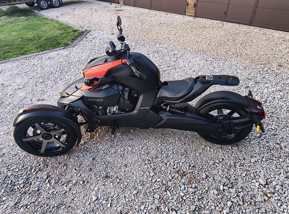 Can-am ryker 900 sport