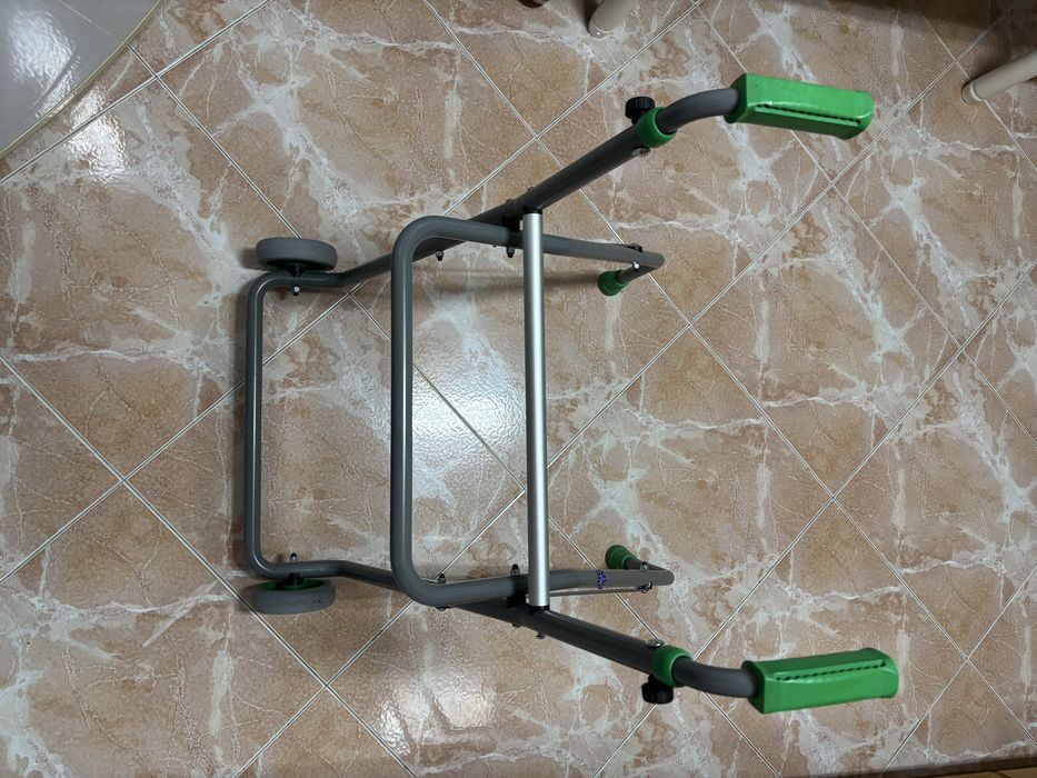 Andarilho novo para idoso