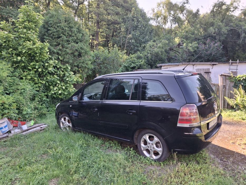 Sprzedam opel zafira b1,9 cdti