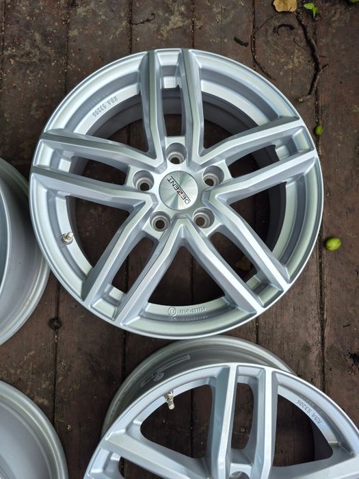Німецькі диски Dezent TR Silver R16 5x112 VW / Skoda / Seat / Audi