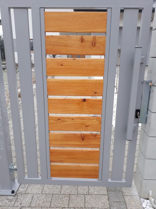 Brama dwuskrzydłowa wraz z furtką