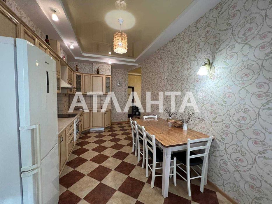 ЖК «1 Жемчужина»: квартира з меблями, технікою та паркінгом