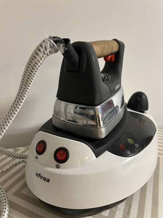 Ferro de Engomar com Caldeira (Ufesa Alyso)