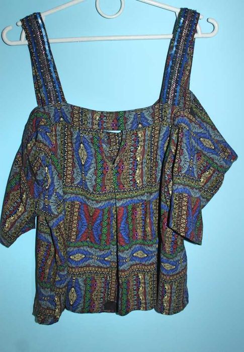 Bluzka z odkrytymi ramionami