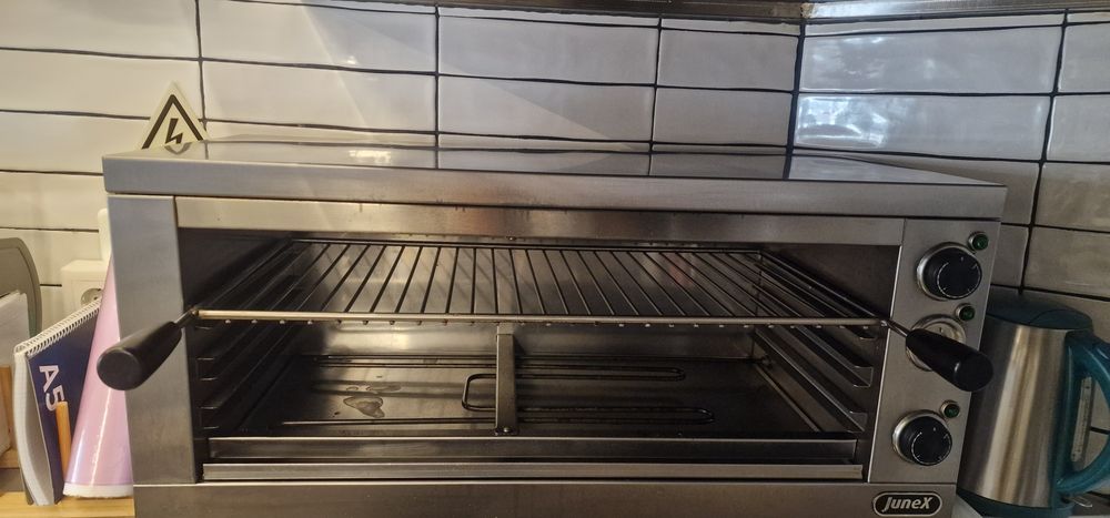 Vendo salamandra/grill profissional.