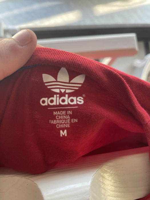 Футболка adidas  чудовому стані без нюансів (можливий торг)