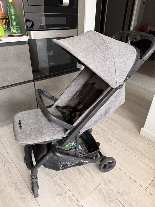 Прогулянковий візочок Easywalker miley