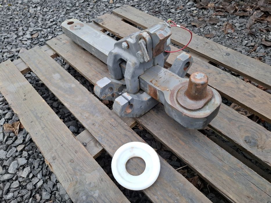 Zaczep piton z mocowaniem Fendt