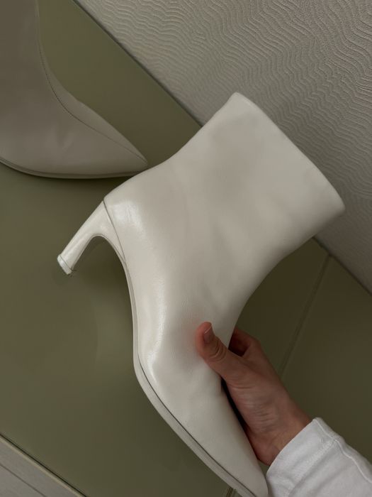 Кіттенхіл ботільони білі 38 розмір