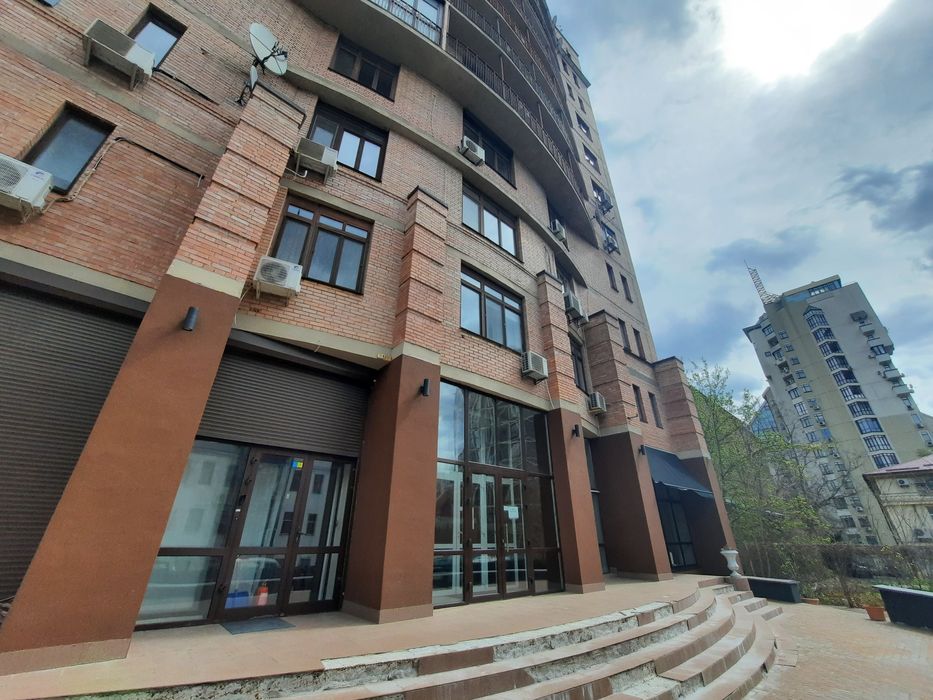 Продаж квартири в центрі Києва Кониського,28а  267 м²  комфорту простору та тиші