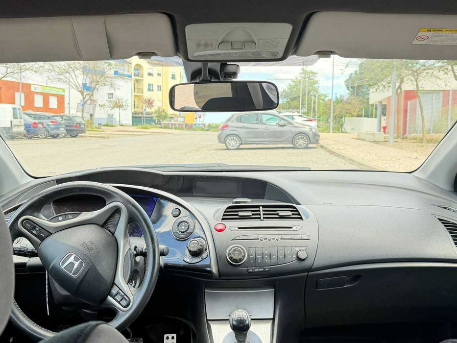 Honda Civic 1.8 140cv Modelo desportivo.