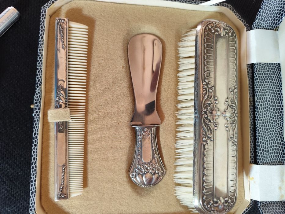 Vendo conjunto de viagem em prata