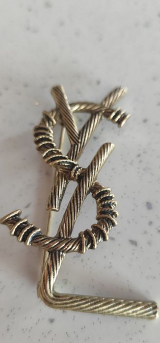 Hit broszka płaszcz sweter 1 szt. Ysl