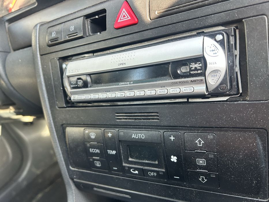 Radio Sony CDX- R3300 MP3