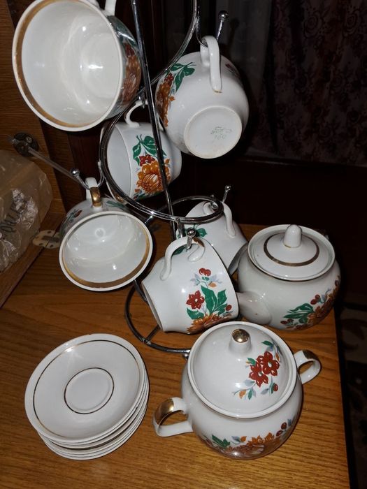 Чайні набори, чашки,рюмка, стакан, казанок, макітра