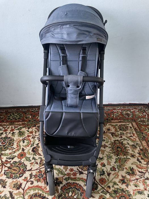 Продам прогулочную коляску