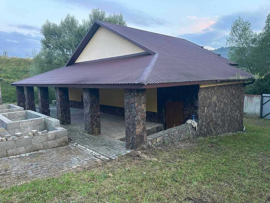 Будиночки в Карпатах