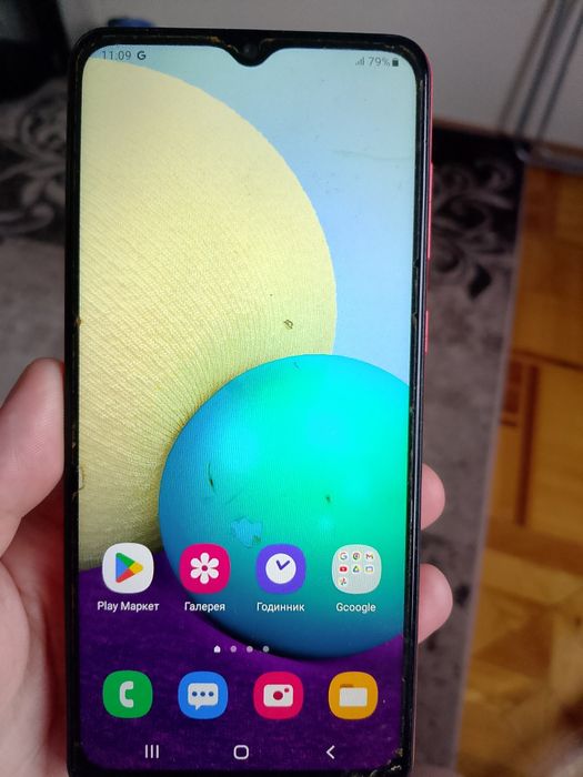 Продам телефон срочно