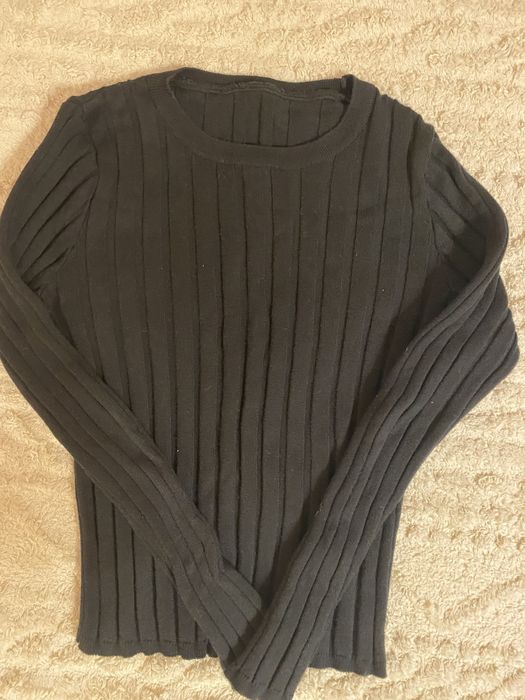 Чорний лонгслів розмір десь xxs/xs