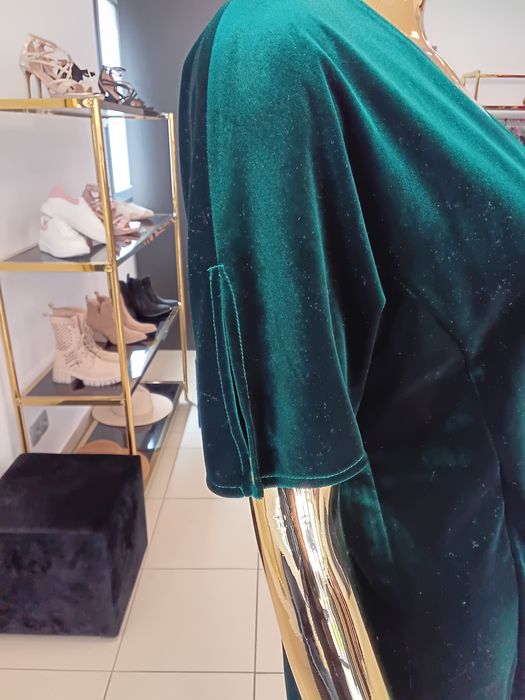 Sukienka krótka welurowa