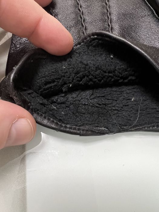 Кожаные перчатки