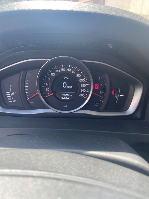 Vende-se Volvo V60